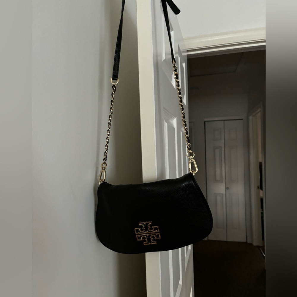 Tory Burch black crossbody bag with detachable strap and magnetic closures